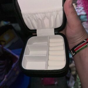 Thirty-One Black and White Jewelry Organizer